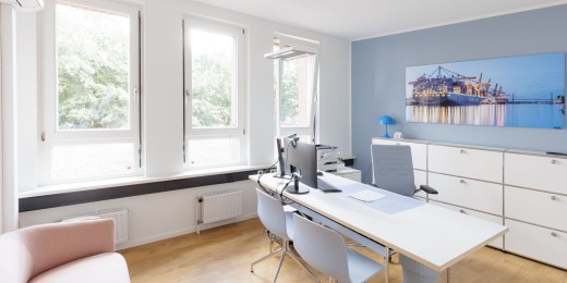 Ansicht des Büros in hellen Farben